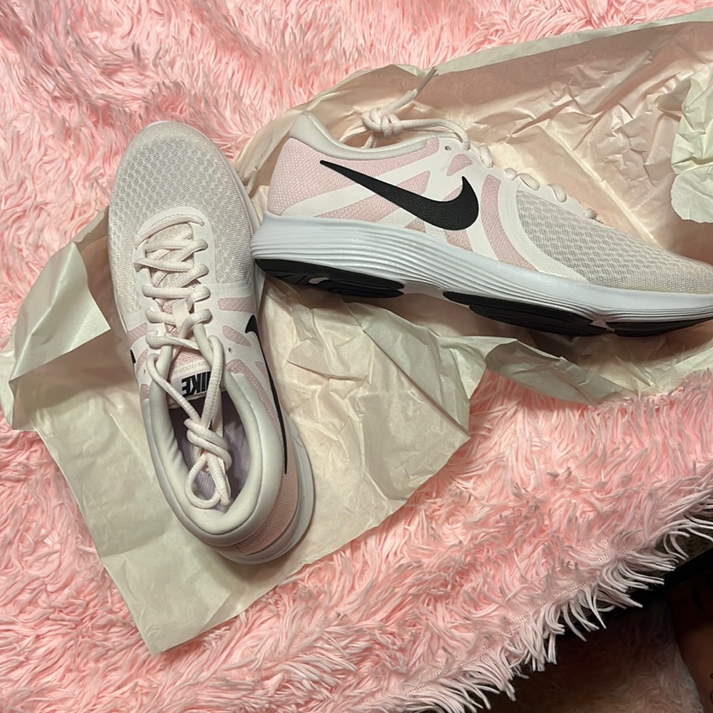 Baby pink black